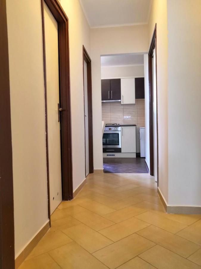 Newisland Family Apartman Sarvar Luaran gambar