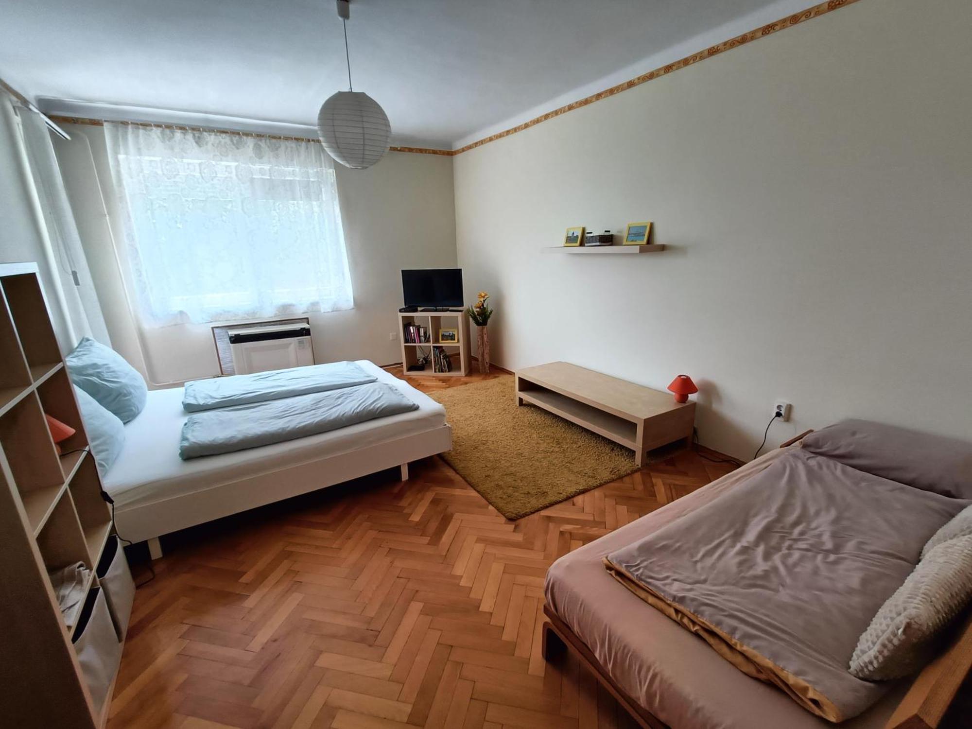 Newisland Family Apartman Sarvar Luaran gambar