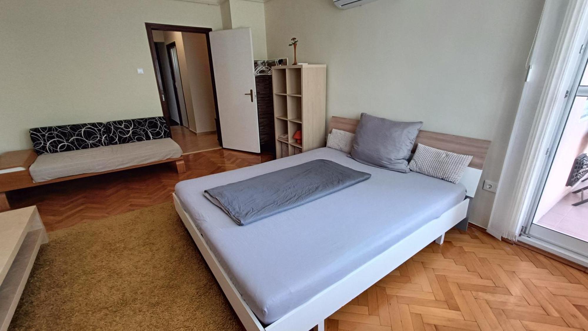 Newisland Family Apartman Sarvar Luaran gambar